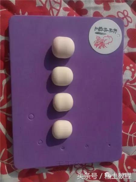 有个整天满地打滚胡吃海塞的小女孩，却人人都喜爱，彩泥手工干物妹小埋教你开心捏起来