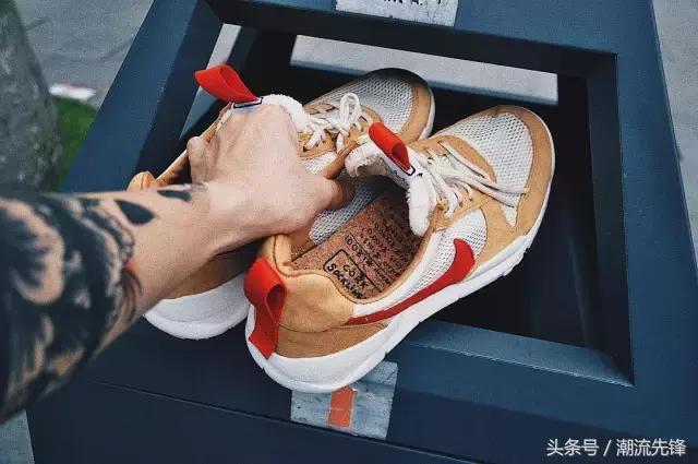 干掉一位鞋头很简单，你只需要踩脏他的球鞋！