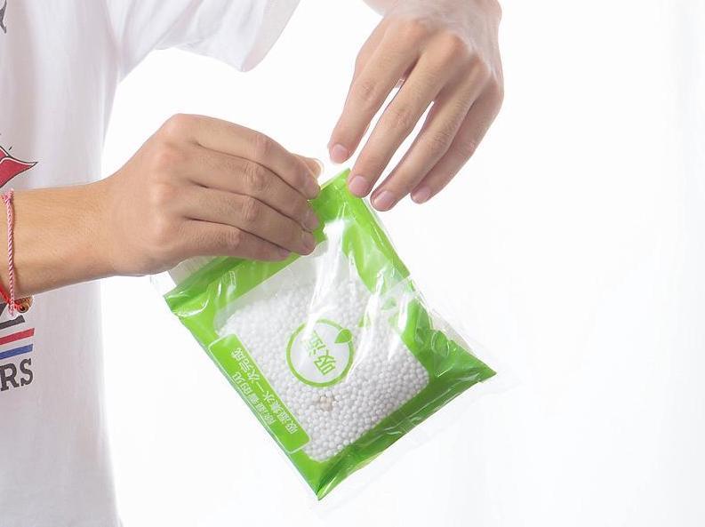 手机进水放进米缸是不是能晾干,手机进水了放在米缸里真的有用吗