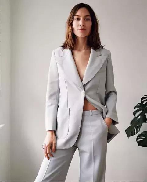 平胸穿搭矮个子,贫胸系穿搭