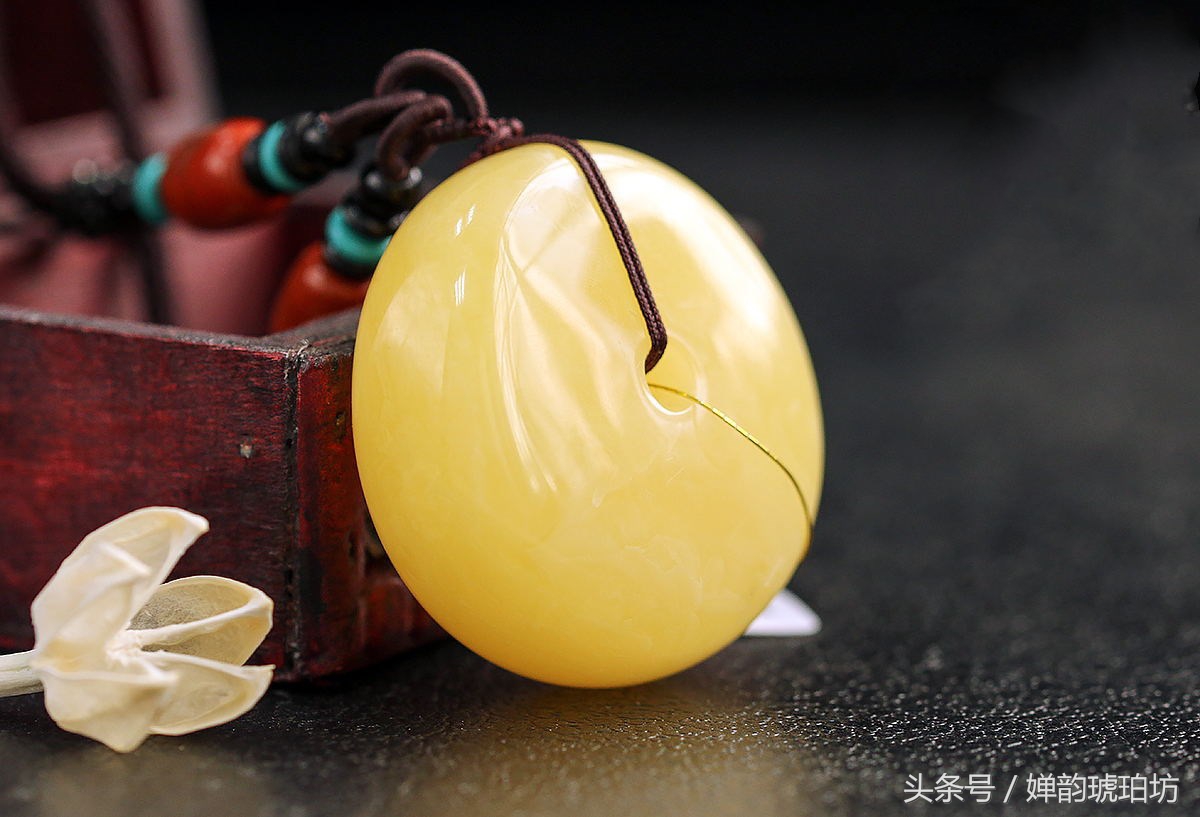 婵韵琥珀蜜蜡,蜜蜡琥珀的功效与作用介绍