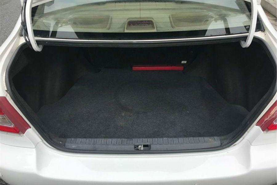 美女司机买二手丰田花冠，被嘲笑像出租车，你怎么看