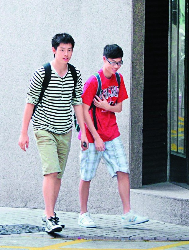 21岁儿子没遗传谭咏麟桃花，不恋爱继续攻读博士