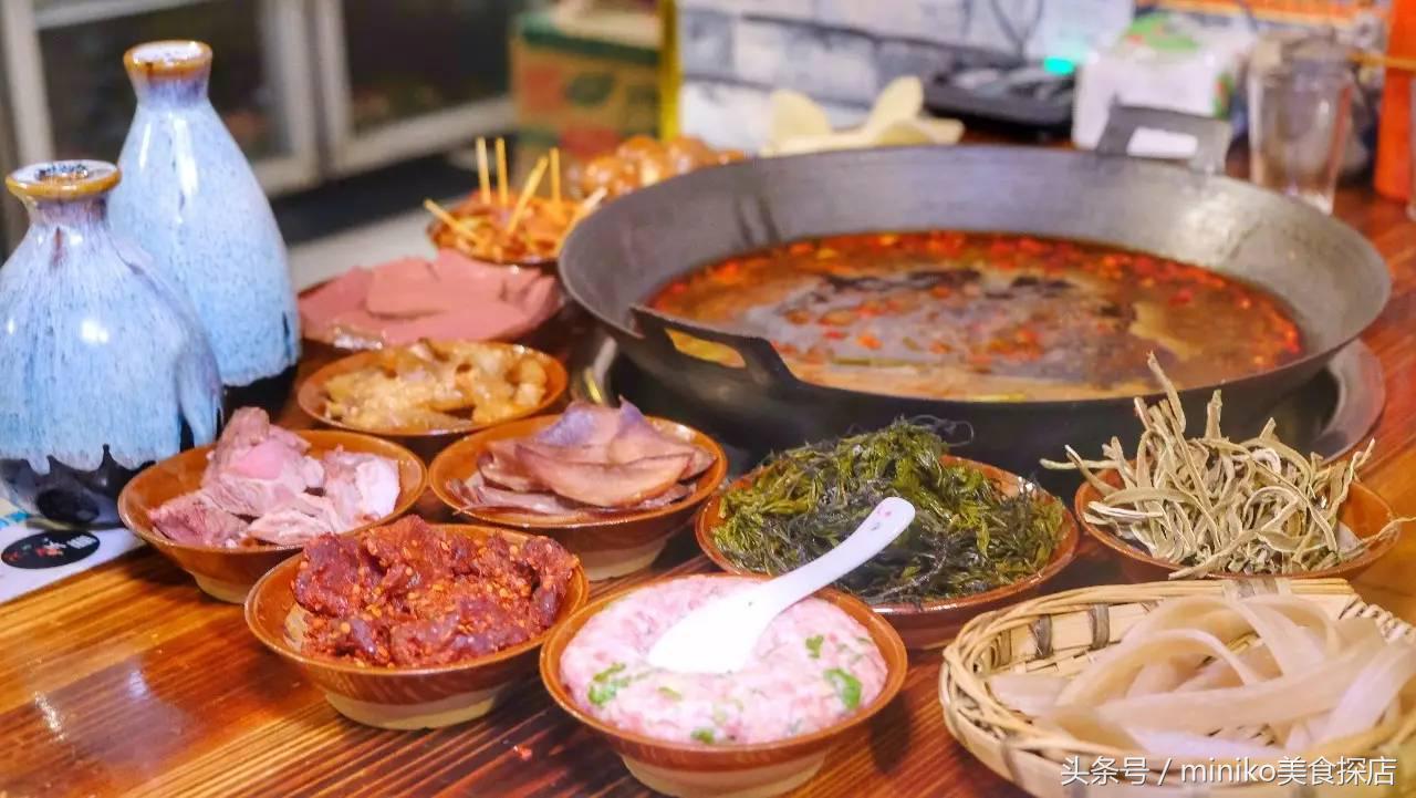 只卖红锅的火锅,只卖红汤的火锅