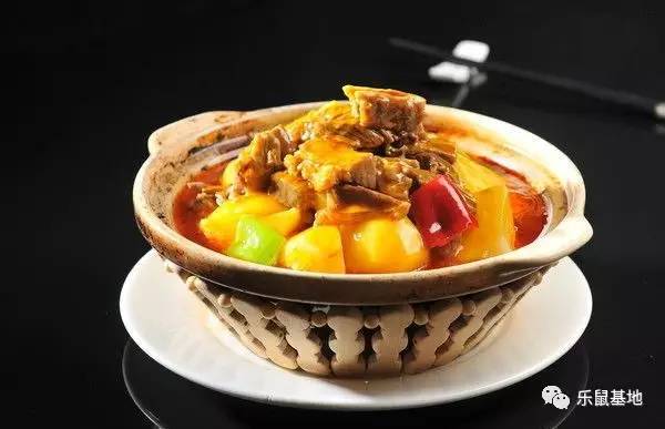 尽管经历了千百年,但你依然不能抵挡砂锅的醇香诱惑