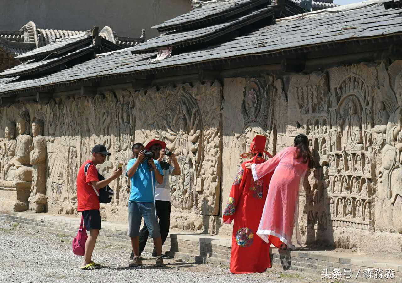 西部影视城一枝独秀,西部影视城荒凉