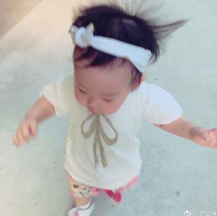 伊能静回应米粒戴眼镜,伊能静米粒现在的视频