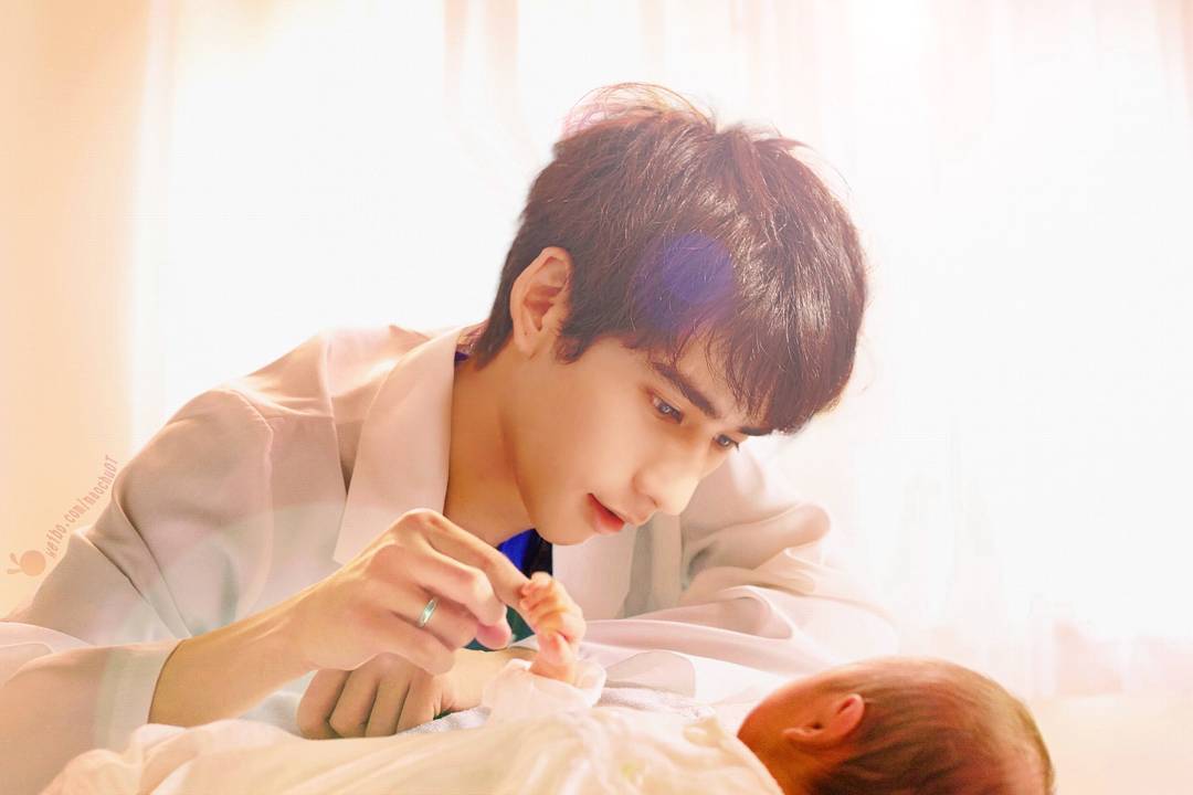 泰国母亲节，来看看泰星与母亲的有爱照片吧！