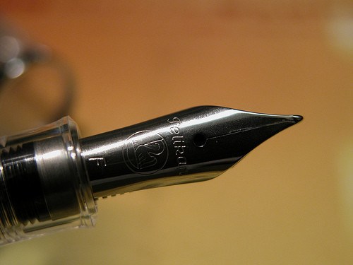 pelikan钢笔评测,小白点直液式钢笔测评