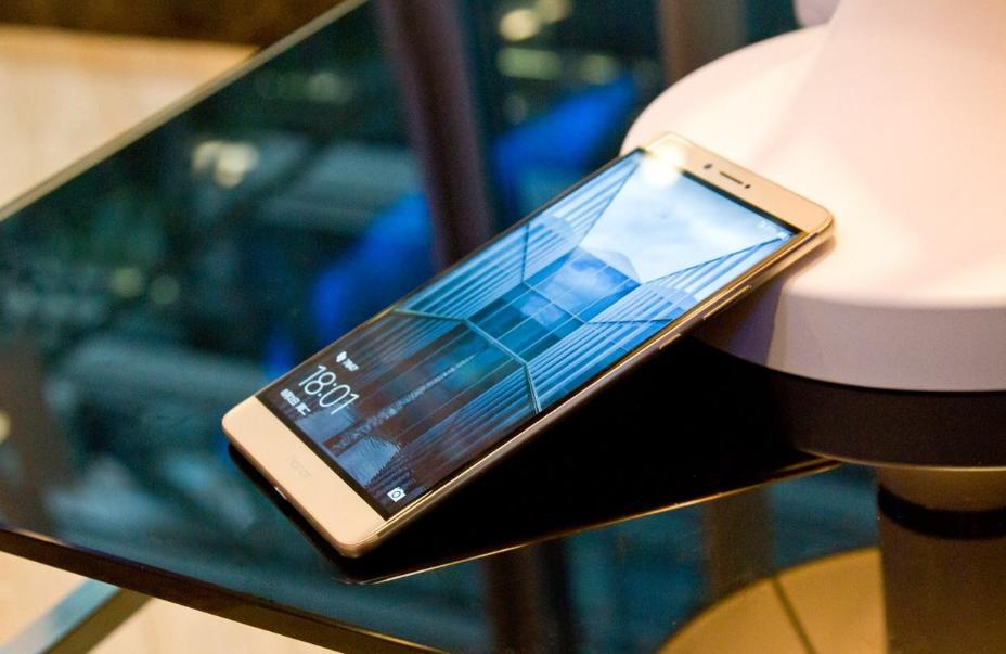 民族品牌:6.6英寸2K+4GB+64GB,2499元会选择