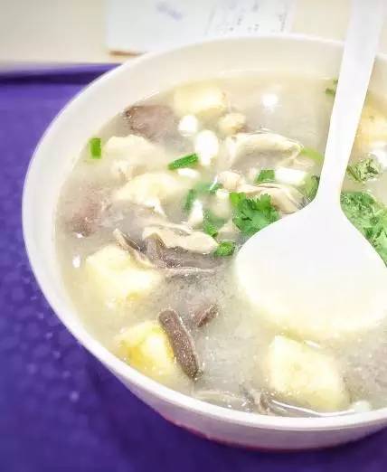 吴京鸭血粉丝汤,吴京南京吃的鸭血粉丝