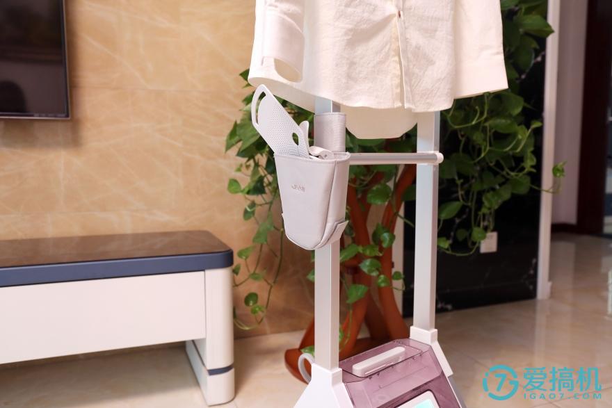 衣服皱皱巴巴没有熨斗怎么办,如何将皱巴巴衣服恢复原状呢