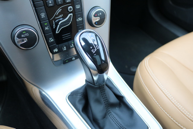 沃尔沃新款v40试驾,试驾沃尔沃v40