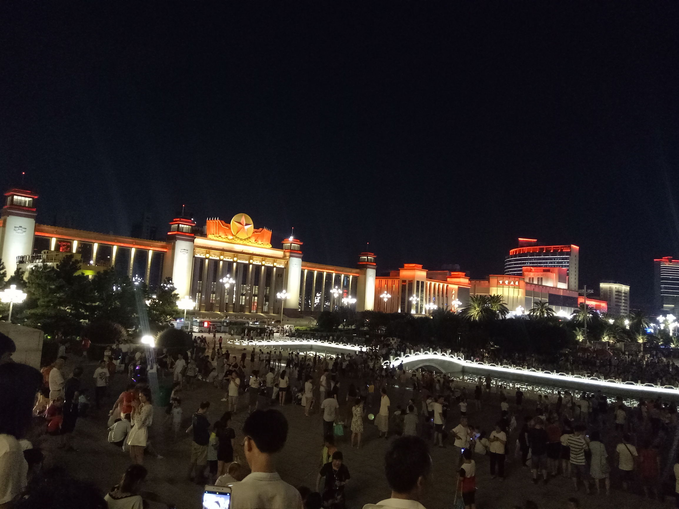 南昌八一广场改造花了多少钱,南昌市八一广场改造工程