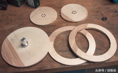 小伙自己动手做迷你电动四轮车,四轮电动小车简易制作