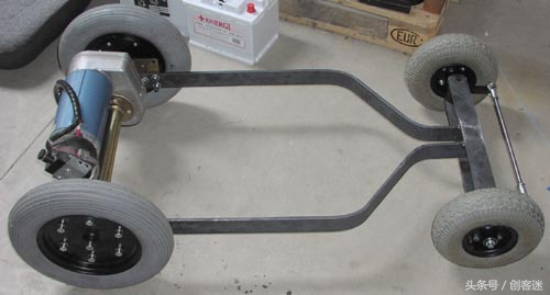 小伙自己动手做迷你电动四轮车,四轮电动小车简易制作