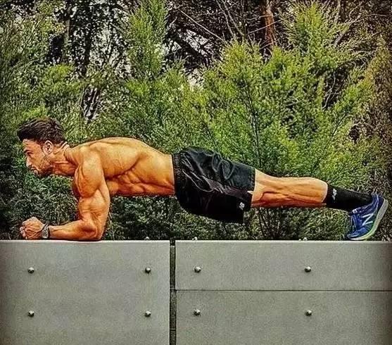 每天做1分钟平板支撑会怎么样,坚持做一个月平板支撑会怎么样