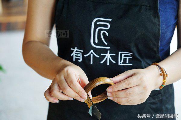 我们是谁？游客！我们做啥？木工！怎么做？打酱油！