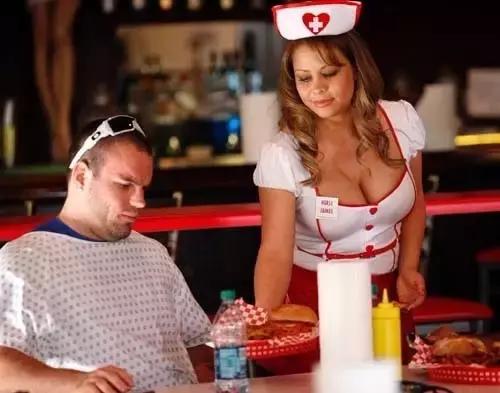 汉堡顶5斤肉,吃完心脏搭桥,代言人死了俩还有一群人抢着吃!