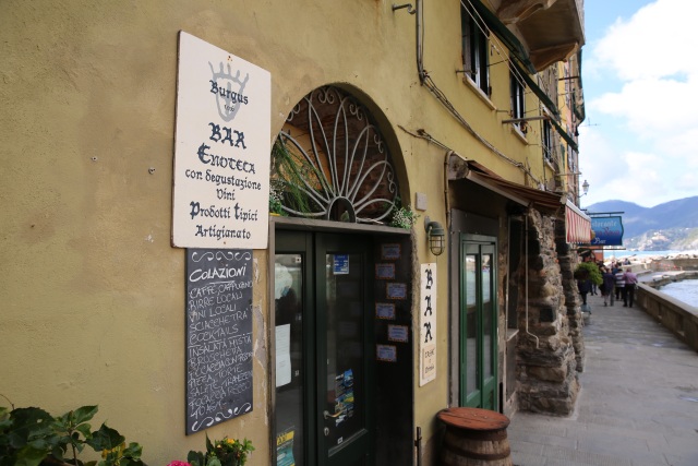 浜氬緱閲屼簹娴峰哺鏃呮父,浜氬痉閲屼簹灏忛晣娴疯竟