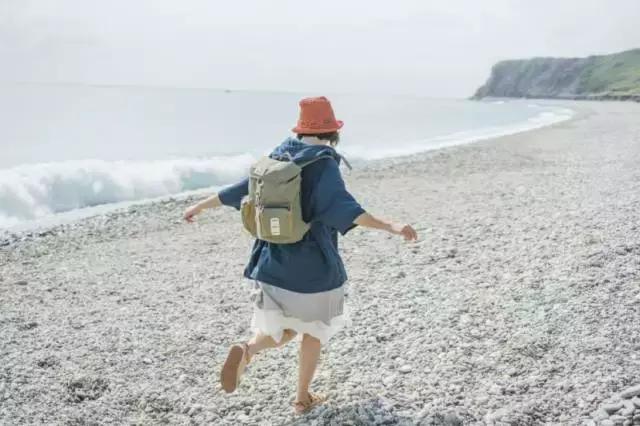 背了这个“甜甜圈”包包，我彻底放弃了北极狐