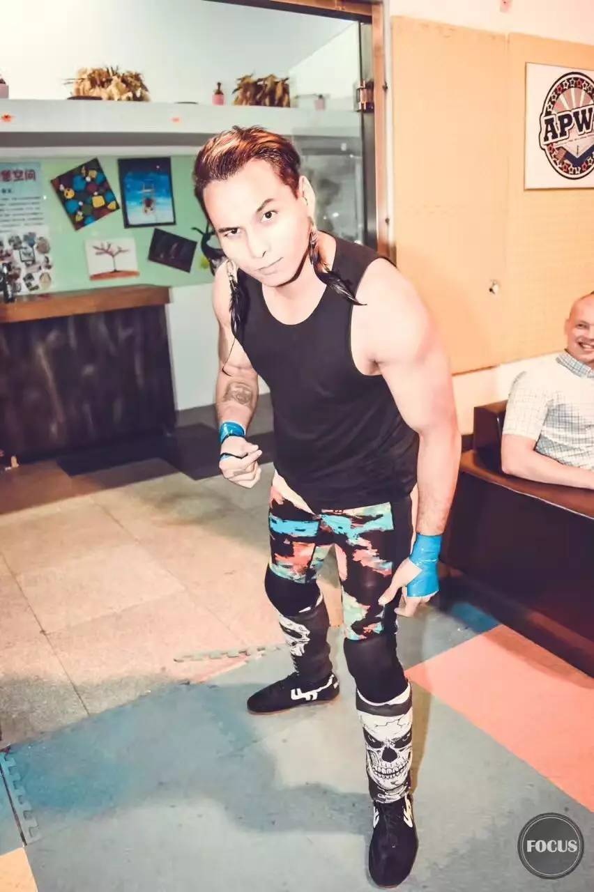 技术最好的摔角手,和伤病抗争八年