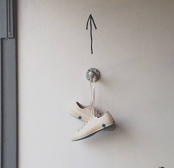 帆布鞋也能穿出女王风范,帆布鞋也能穿出高级感