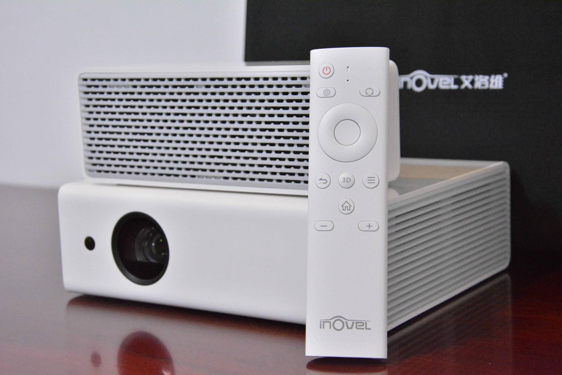 18平的房间放多大的电视,inovel艾洛维me2智能投影仪