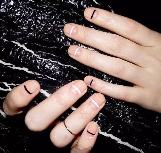 打个赌！看完这100款时髦美甲，你会种下一片草原