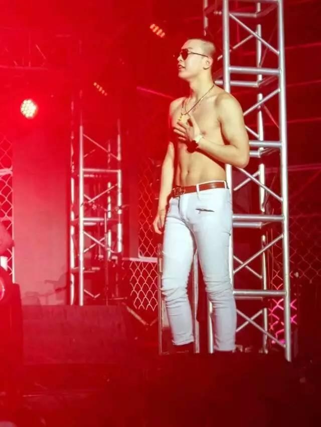 中国有嘻哈决赛红花会等待,中国有嘻哈红花会表演