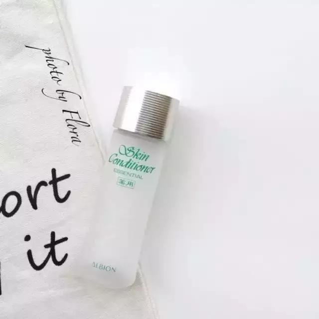 教你一招怎么去除顽固闭口,女明星闭口怎么处理