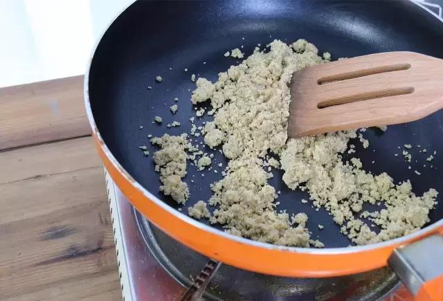 自制黑芝麻虾皮粉,黑芝麻粉怎么吃补钙好