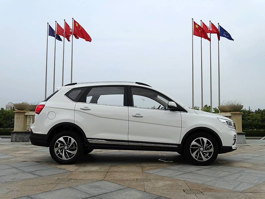 宝骏560半自动挡值得入手吗,2019款全新宝骏560自动挡顶配