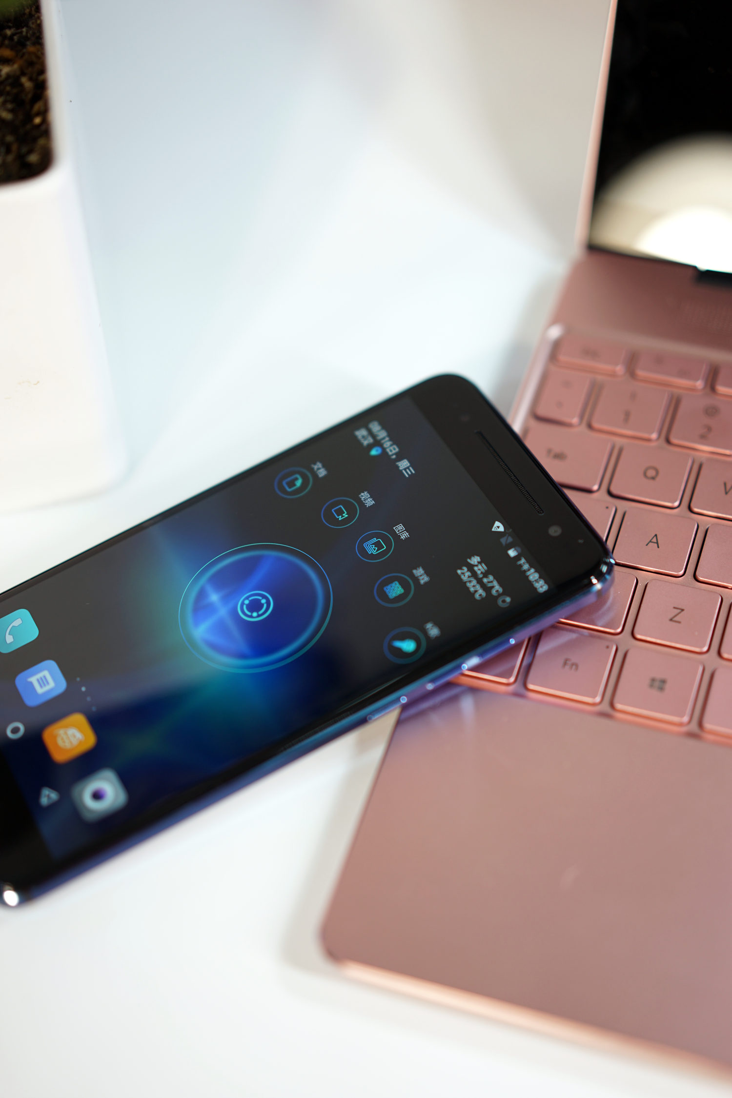 青橙vogav激光投影手机多少钱,青橙voga激光投影手机换电池