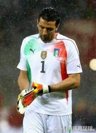 意大利布冯千场里程碑,意甲最佳球员布冯