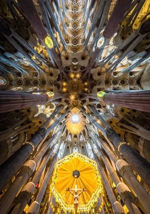 巴塞罗那为何出名,巴塞罗那为什么这么好