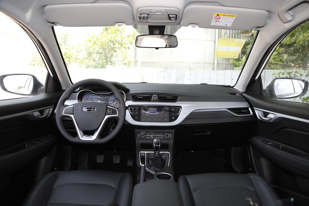 现在机动车玻璃上不用贴标志了吗,新车上牌后玻璃上必须贴哪些标志