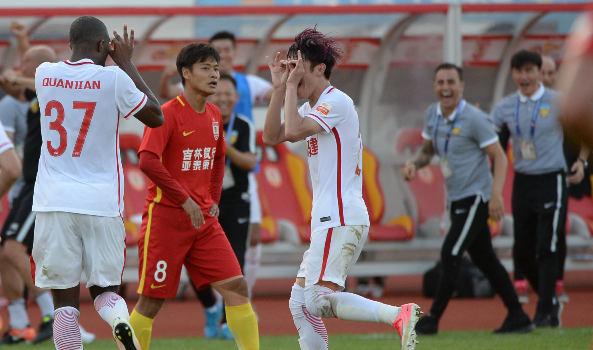 眼镜侠一脚让经开鸦雀无声！卡帅后面排兵布阵怎么办？