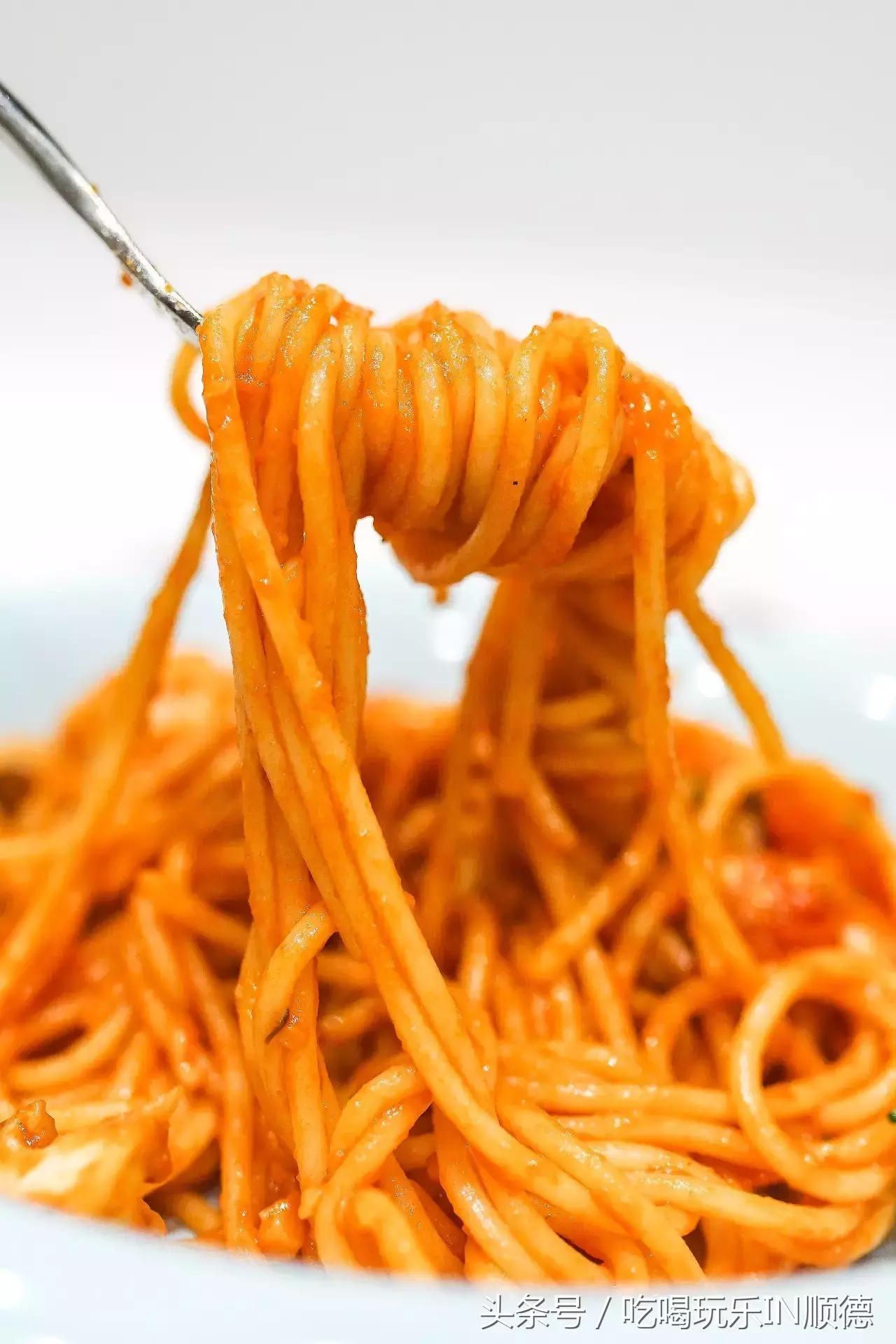 连送3日奶茶！吃饭要先买船票？这家港味餐厅竟然承包了整个码头