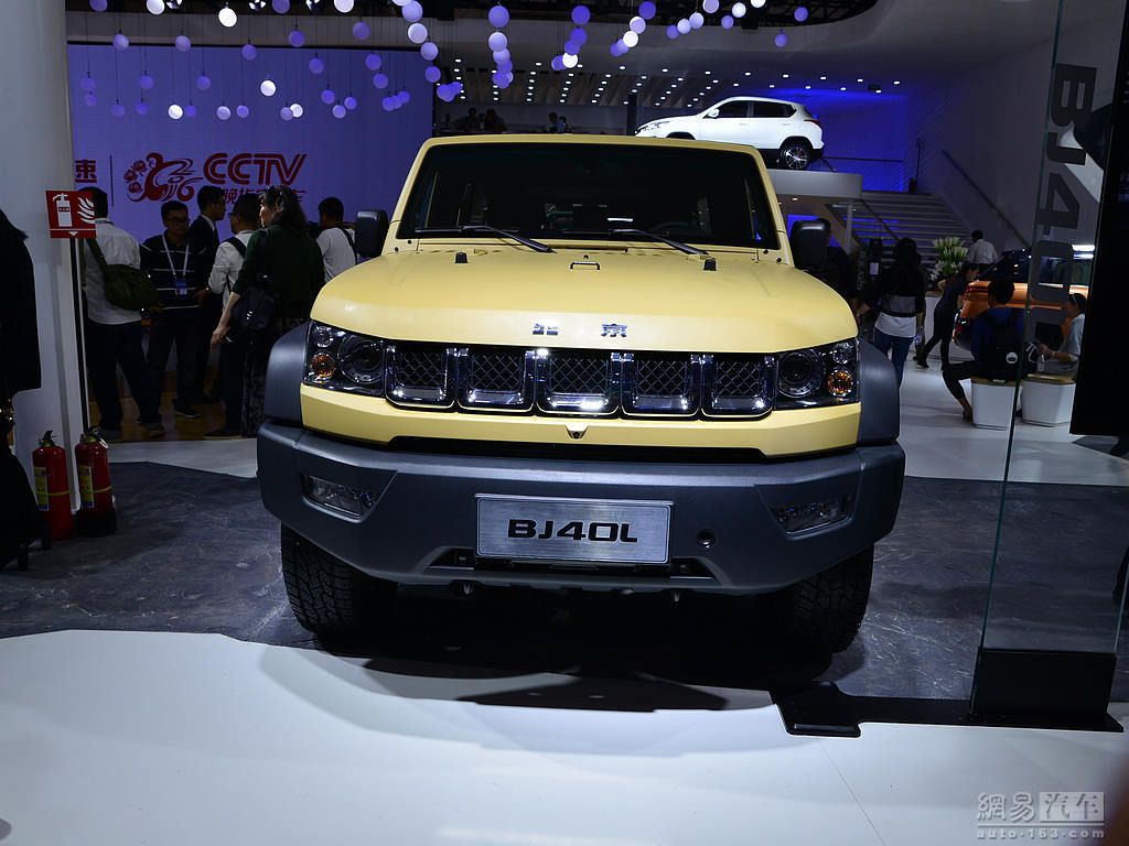 战狼2越野车bj40,战狼2吴京驾bj40