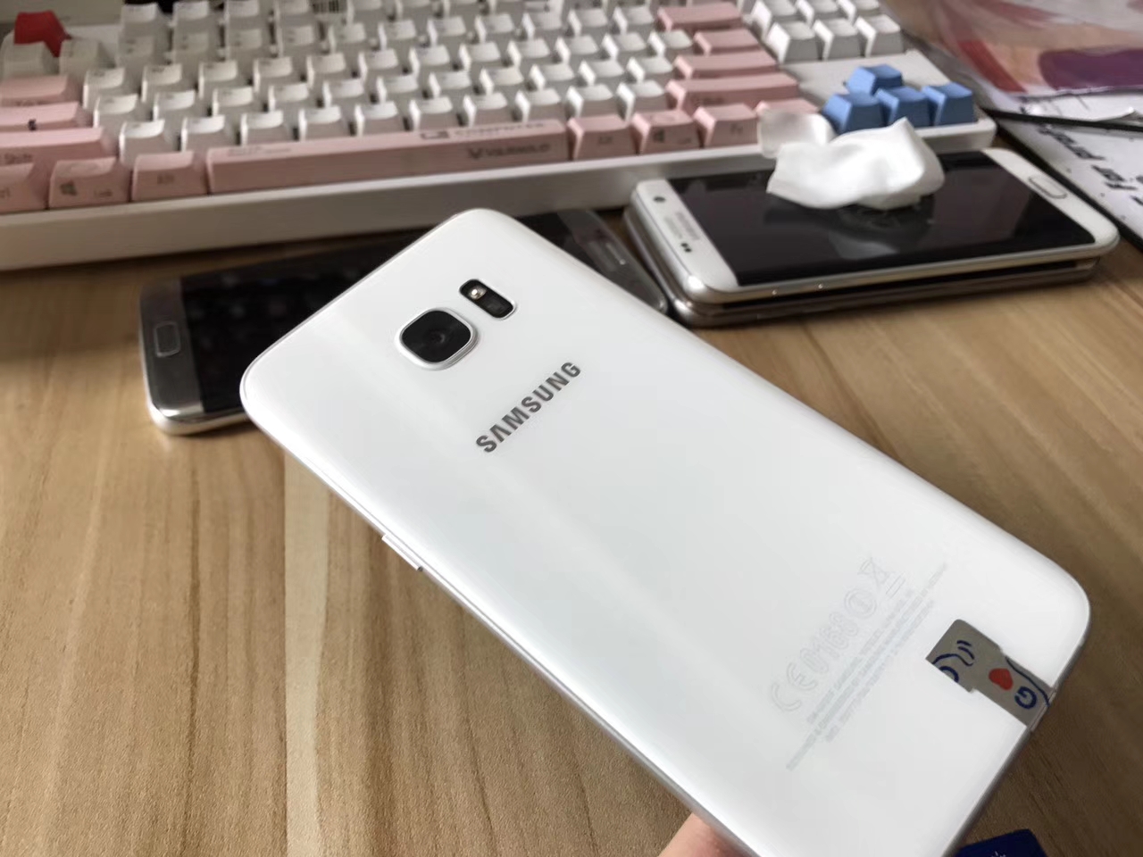 二手三星s7edge多少元,三星s7edge金色真机图