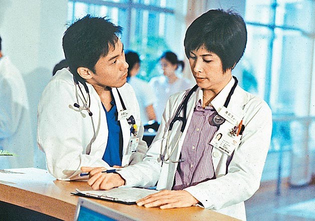 tvb小生的工资,tvb当红小生退圈从商无奈破产