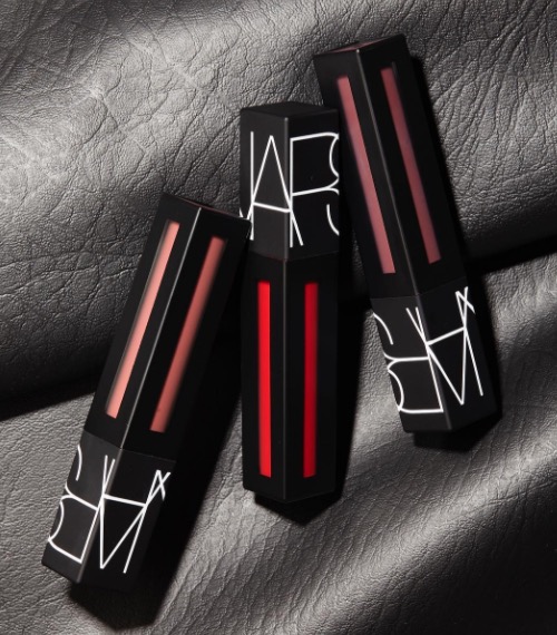 赵丽颖和杨幂白西装,别人家的男友