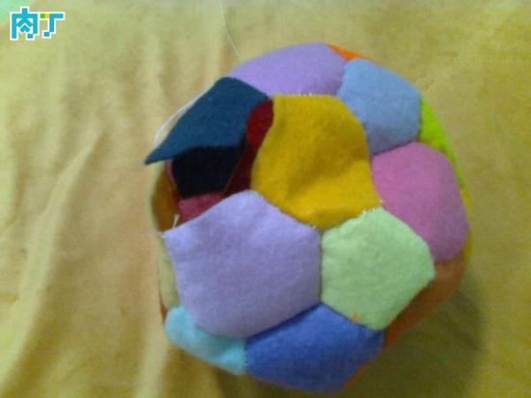 不织布足球的做法图片,不织布做足球视频教程