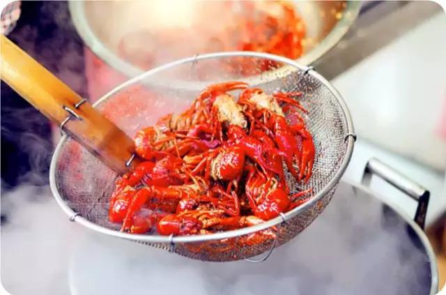 又到了吃虾子的季节,又到了武汉吃虾子的季节