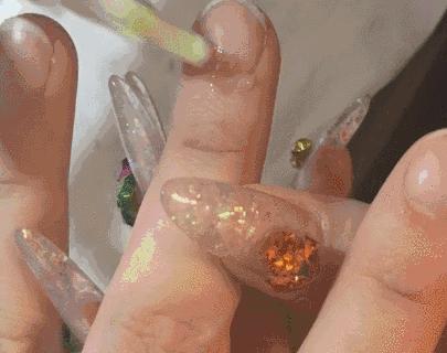 剪指甲的时候为什么会飞出去,为什么剪指甲指甲会乱飞