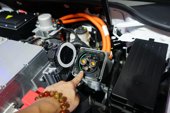 华泰iev230电池是什么品牌,华泰新能源iev230试驾视频