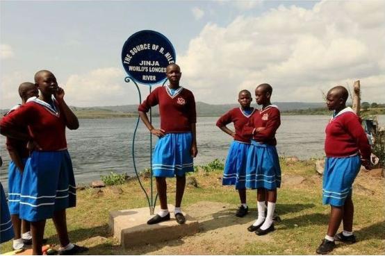 校服一个*绑捆**着我们青春的东西