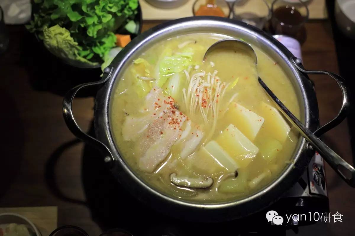 首尔必吃韩牛,逛吃中韩街火爆