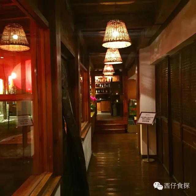 Bistro红墙小馆:繁星点点小酌处深幽院落瓦块鱼